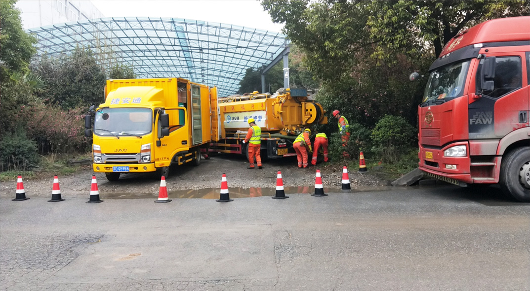 德钦成区雨污水管网“四位一体”检测疏通项目